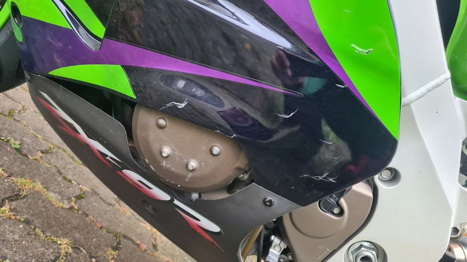 Kawasaki ZX9R Supersportler in Ranis