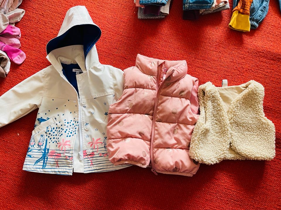 Kleiderpaket Mädchen Größe 74 - sehr gepflegt -❣️ Set 55 Teile ❣️ in Gelsenkirchen