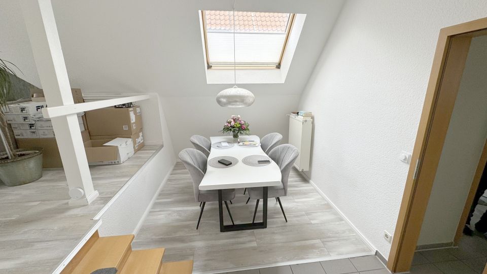 Moderne 2,5 Zimmer-Etagenwohnung mit Balkon und Garage im Herzen der Stadt. Einbauküche möglich! in Versmold