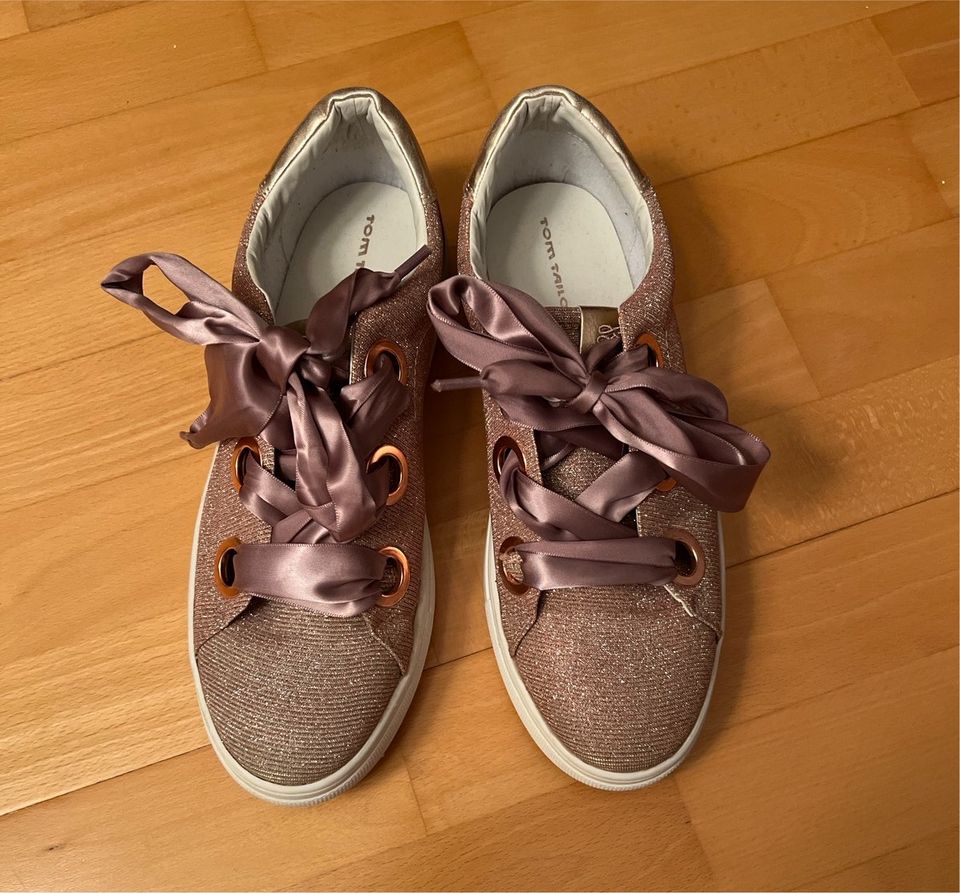 Tom Tailor - 40 - Sneaker - rosa - Glitzer in Baden-Württemberg -  Grenzach-Wyhlen | eBay Kleinanzeigen ist jetzt Kleinanzeigen