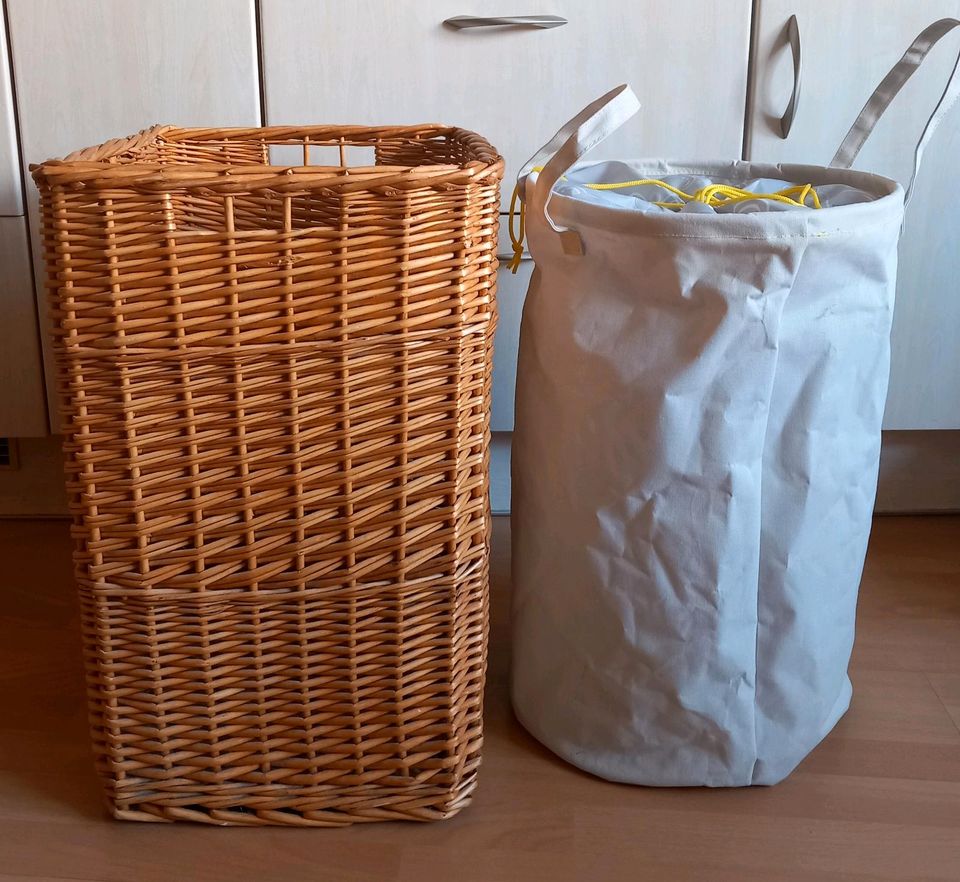 Wäschekorb mit Wäschebeutel / Einsatz in Nußloch