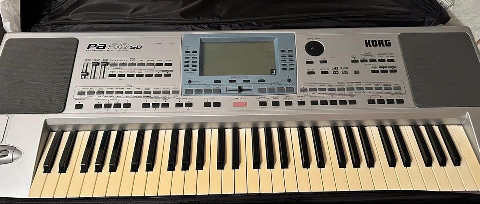 Keyboard Korg PA50sd in Düsseldorf