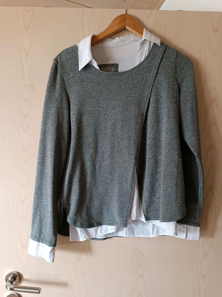 Schöne Pullover-Bluse 2in1 von Canda in Mietingen