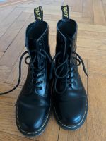 Dr. Martens Stiefel in schwarz München - Allach-Untermenzing Vorschau