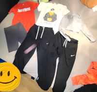 Sportkleidung Klamottenpaket 9 Teile Größe S Berlin - Pankow Vorschau