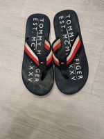 TOMMY HILFIGER Zehentrenner Badeschuhe Flipflops Gr. 40 / 41 Bayern - Ansbach Vorschau