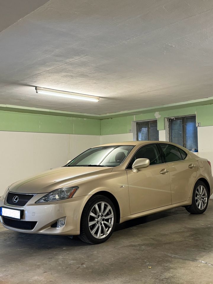 Lexus IS 220D Luxury Line in Welzheim