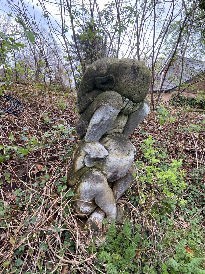 Gartendeko Stein zwei Figuren Skulptur in Centrum