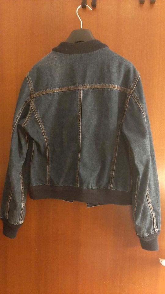 Jeansjacke dunkelblau Esprit S in München