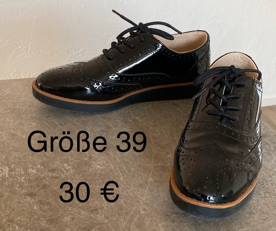 Größe 38 -39 verschiedene Schuhe 37 in Schöllkrippen