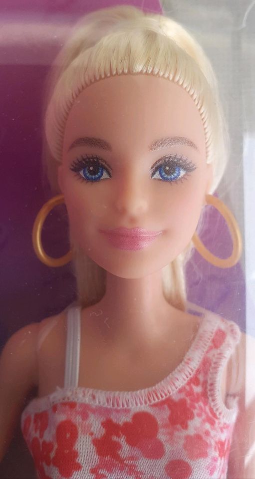 Barbie Fashionistas Puppe " Neu " in Grafenau