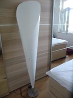 Stehleuchte im Trichter-Design aus Kunststoff weiß Höhe 143,5 cm Sachsen - Pulsnitz Vorschau