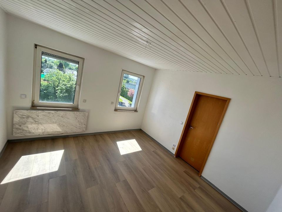 Renovierte 3,5-Zimmer-Maisonette-Wohnung zu vermieten in Amberg