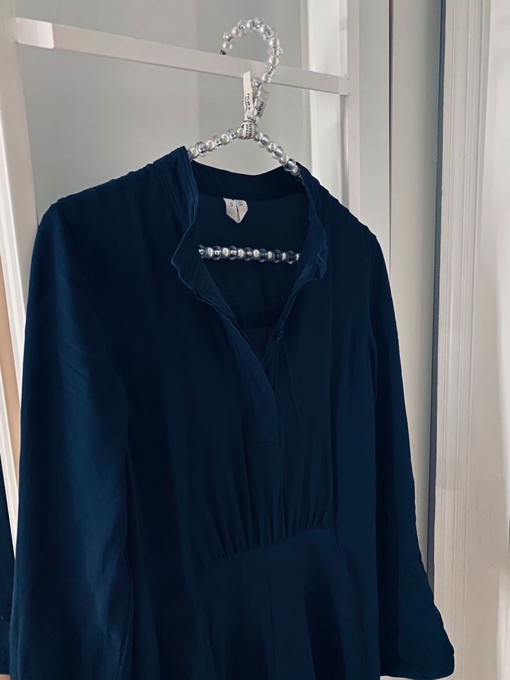 ARKET ❤️ Kleid Navy Dunkelblau Crêpe Stoff Maxikleid Midikleid in Hamburg