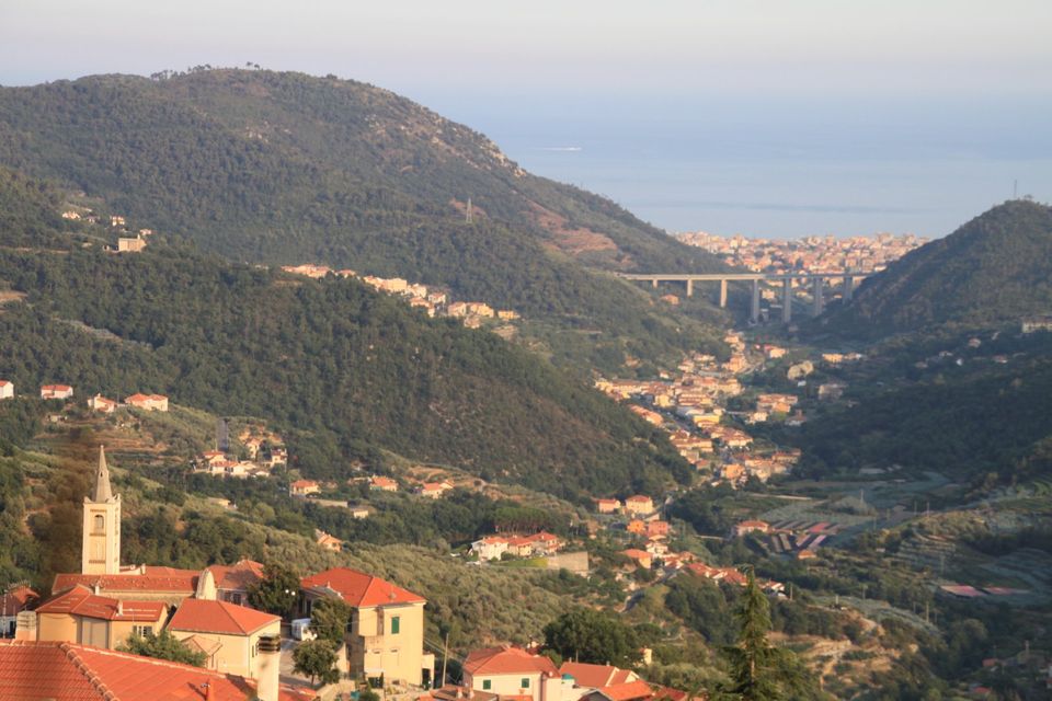 Häuschen am Hang von Pietra Ligure mit phantastischem Meerblick in Brennberg