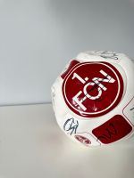 1.FC Nürnberg Fußball mit Unterschriften Bayern - Bayreuth Vorschau