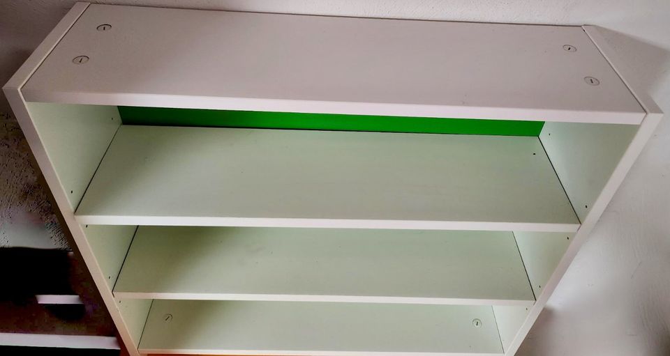 Schreibtisch Aufsatzregal IKEA PAHL - weiß/grün in Seevetal