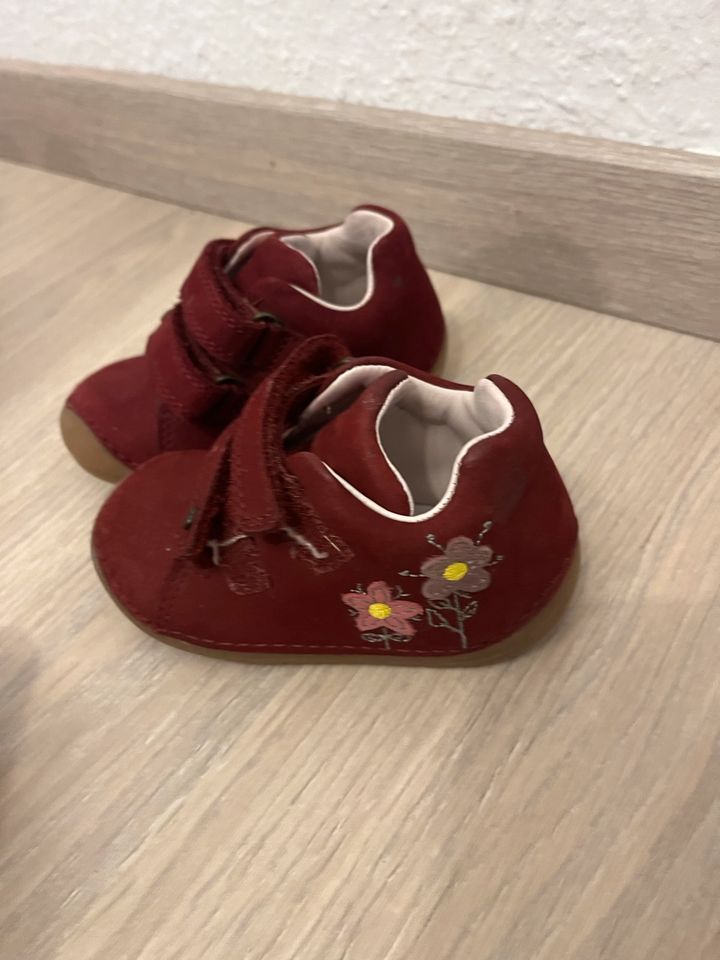 Elefanten Baby Schuhe Größe 20 in Idstein