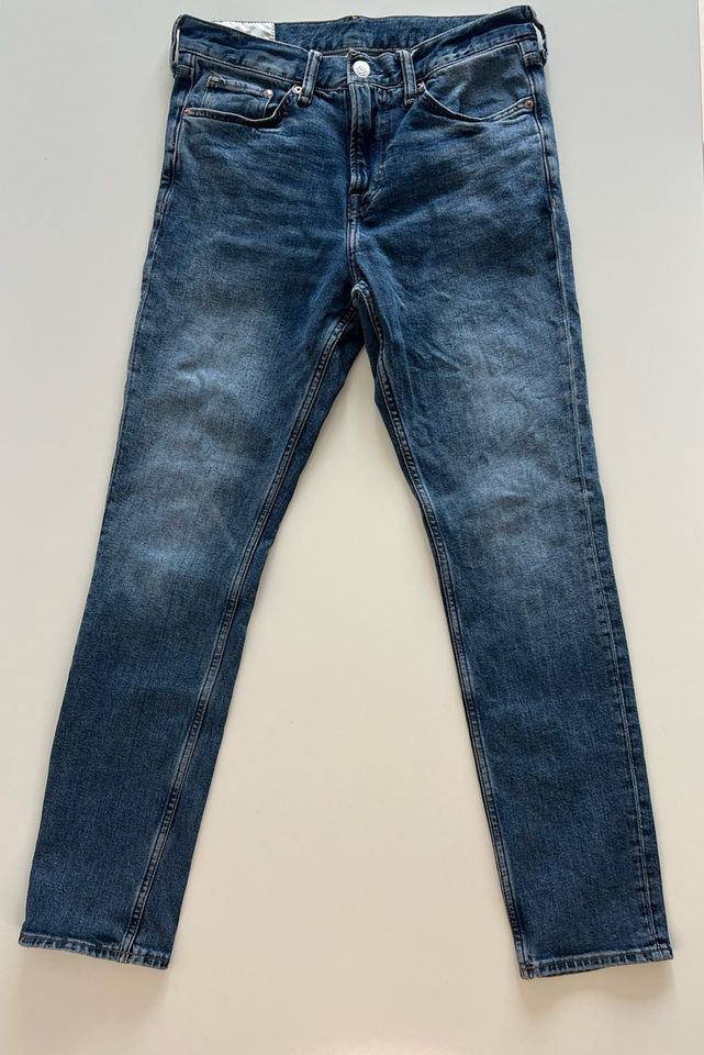 H&M Slim Fit Jeans, Gr. 30/32 in Bad Laasphe