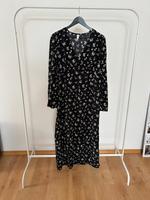 Mango Maxi Kleid schwarz geblümt Gr. L Gr. 38/40 Bayern - Nersingen Vorschau
