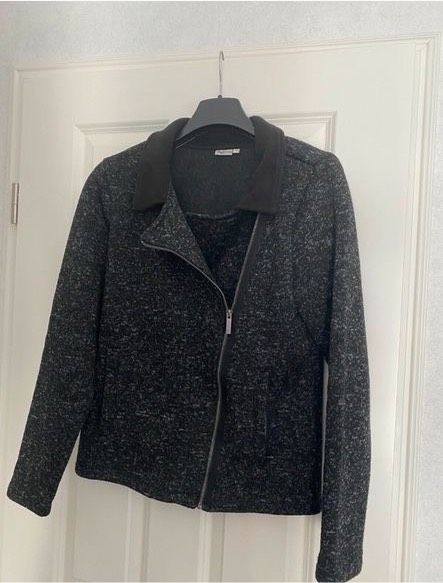 Damen Jacke blazer Strickjacke Gr.M in Egeln