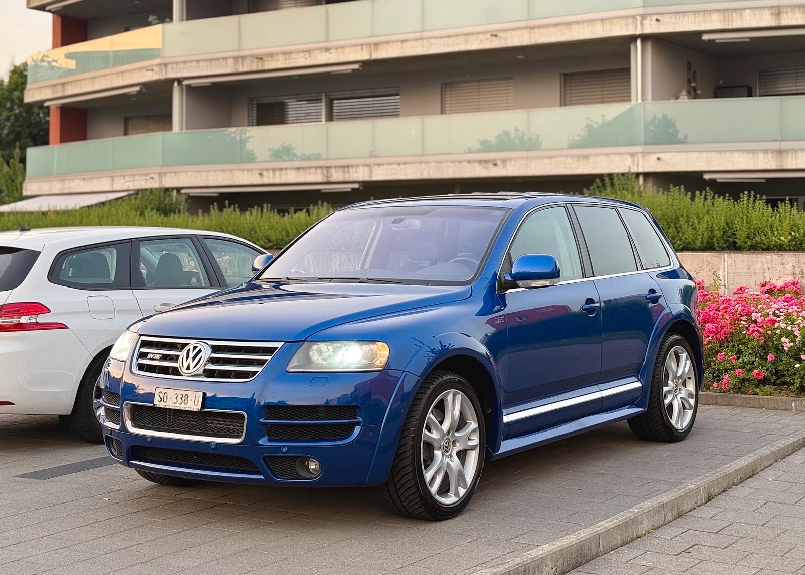 Abbildung des Autos VW Touareg W12 * SCHWEIZ…