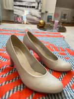 ♥️ Gabor Pumps Perlmuttfarben 39,5 Frankfurt am Main - Ostend Vorschau