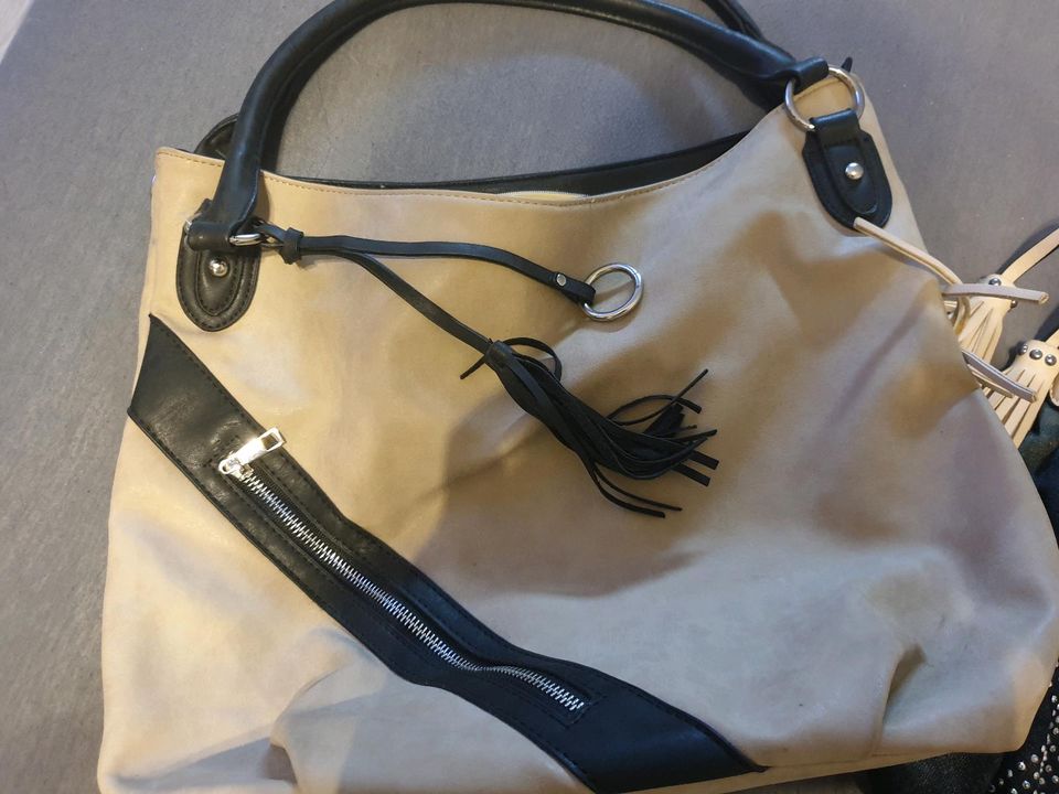 Handtaschen zu verkaufen / je 5 Euro in Möser