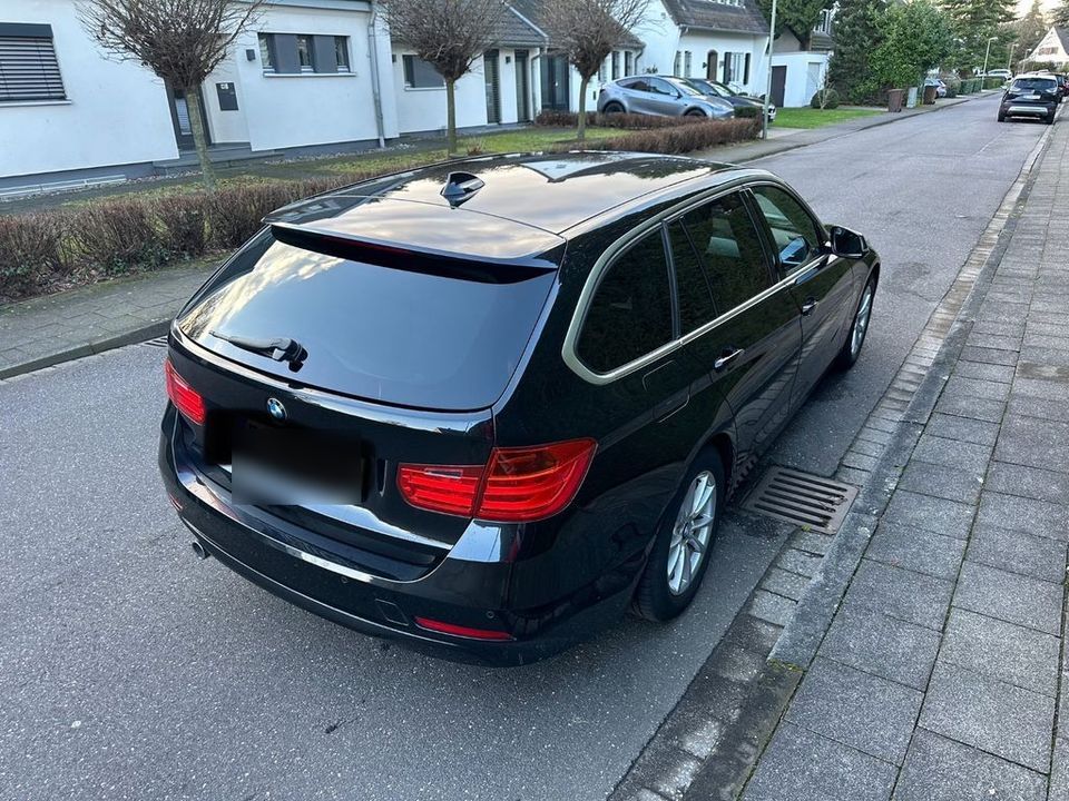 BMW 318d Touring - NavPro - Head Up Display in Meerbusch