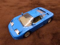 Modellauto  Burago  Bugatti  blau 1:18 Niedersachsen - Gifhorn Vorschau