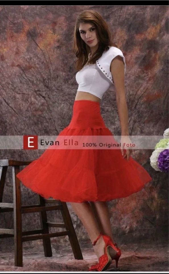 Damen Petticoat 68cm Länge  Gr. M/L rot in Mülheim (Ruhr)