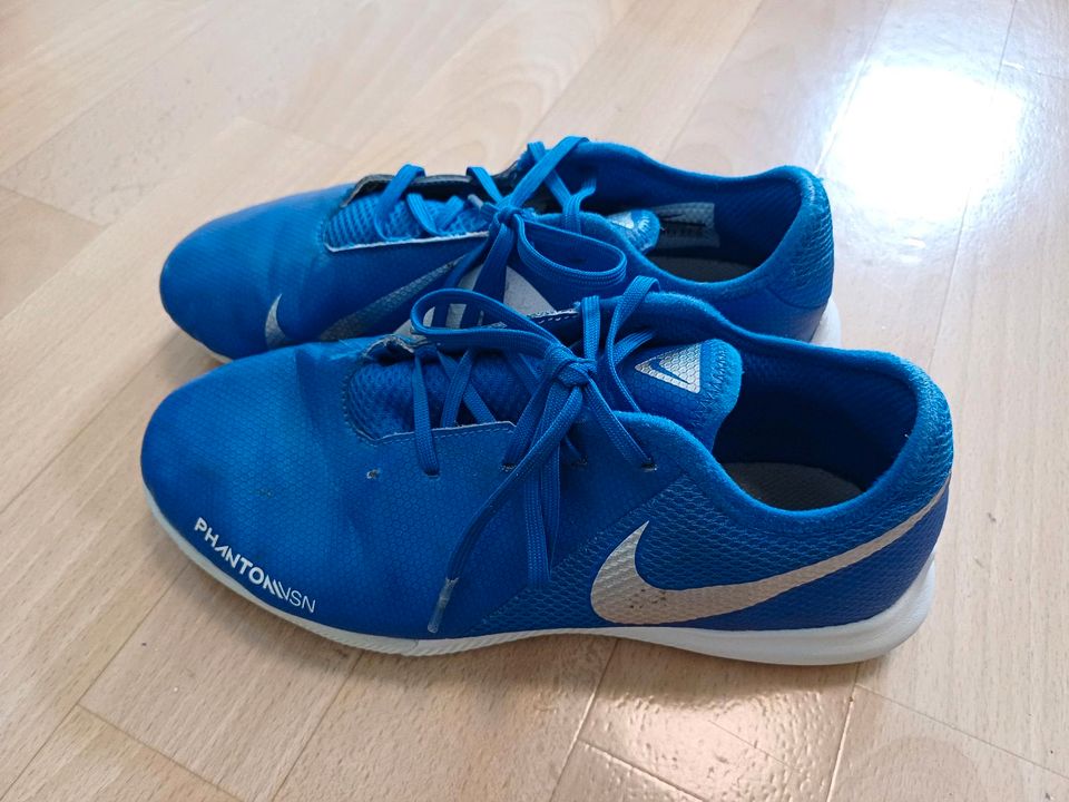 Nike Phantom VSN Fußballschuhe Hallenturnschuhe Größe 38,5 in Radebeul