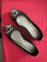 Ballerinas Gr. 40 schwarz mit Anthrazit farbene absetzungen Berlin - Schöneberg Vorschau