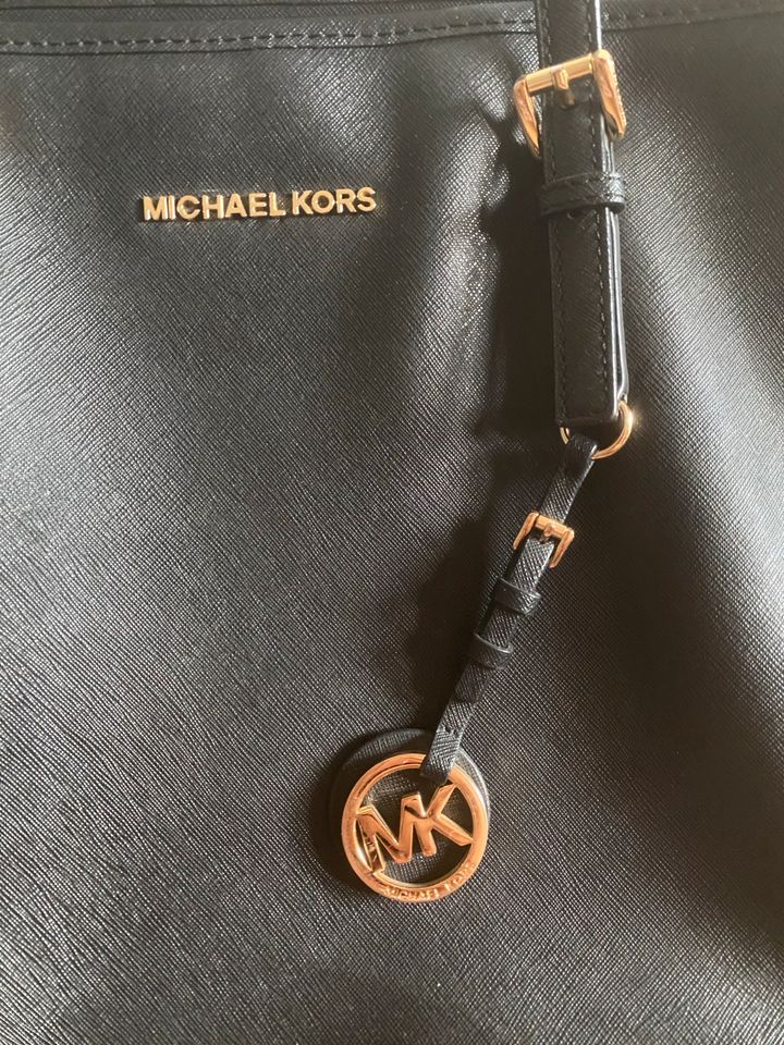 Michael Kors Handtasche in Worms