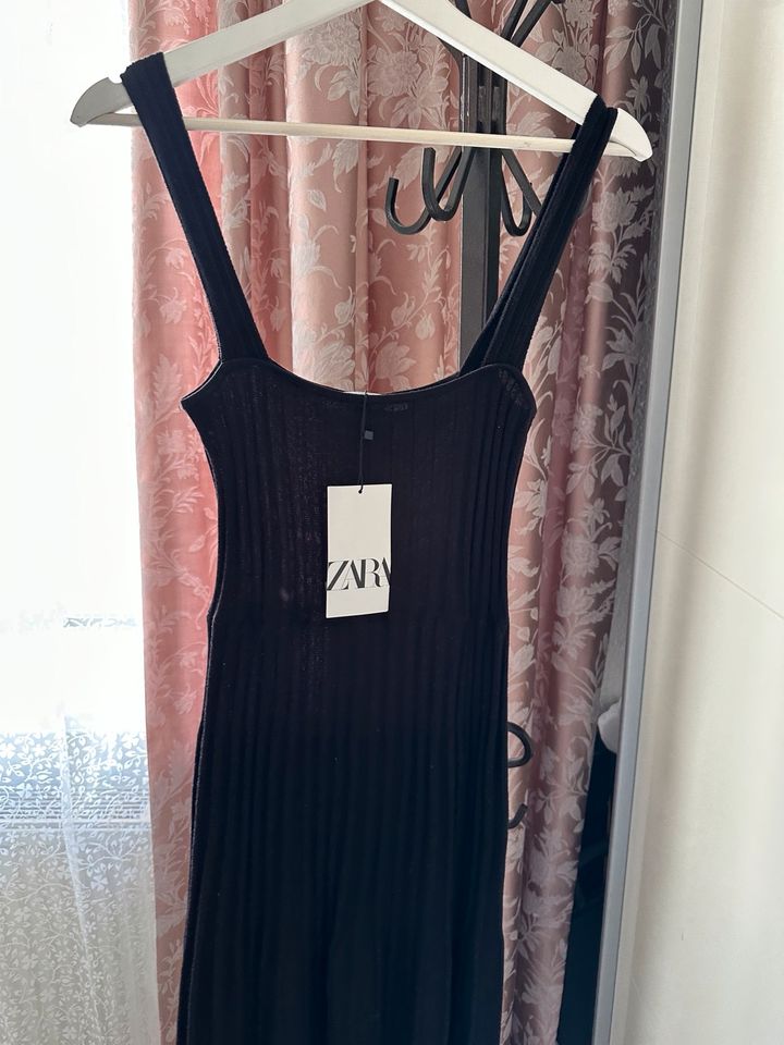 Zara Kleid mit Träger schwarz neu S in Bonn