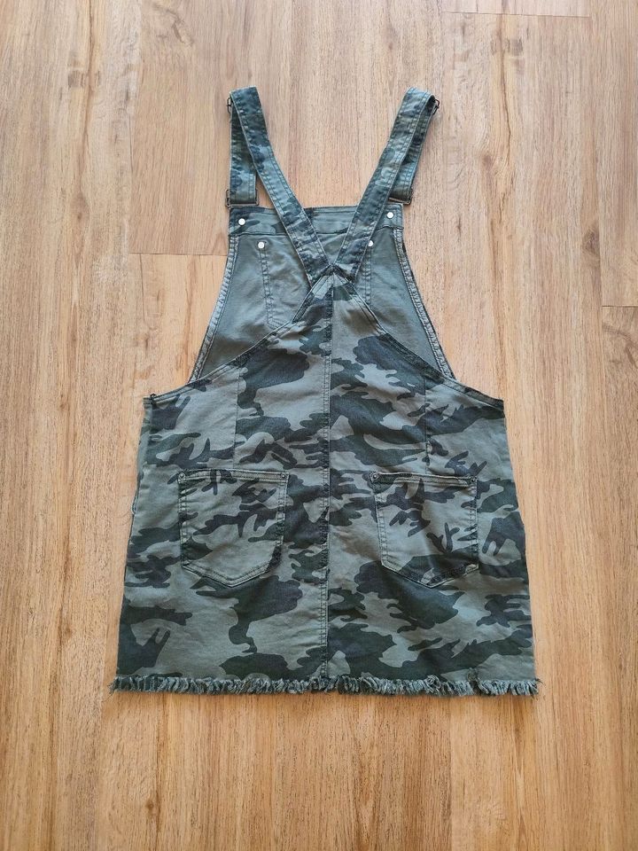 Neues kurzes Kleid Latzkleid Camouflage Militär Gr. M 36 38 in Garmisch-Partenkirchen