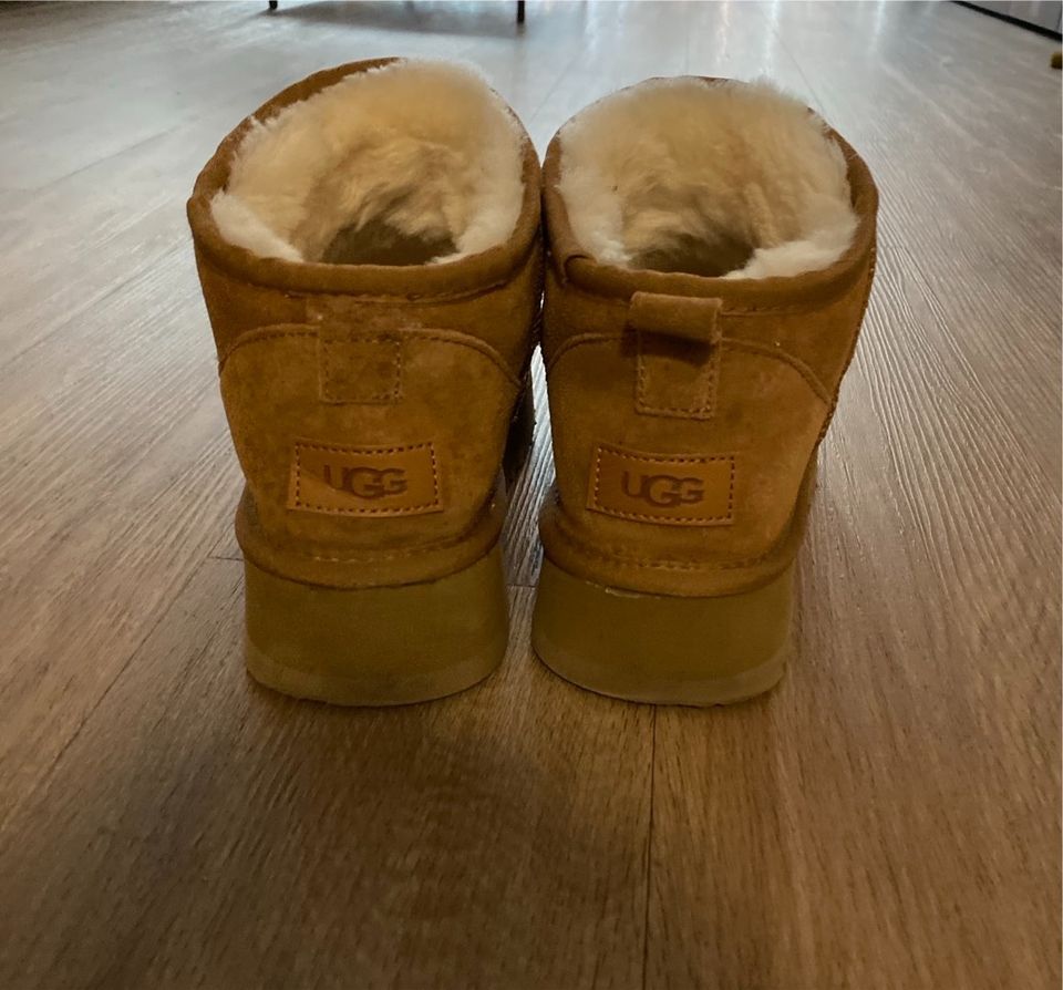 Original UGG Boots in braun gefüttert, Größe 38 in Hanau