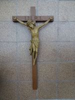 Kruzifix, aus Holz geschnitzt, von Franz Wieser? Hessen - Ortenberg Vorschau