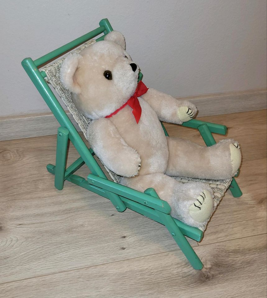 Holz-Liegestuhl für Puppen oder Teddybären in Hamburg