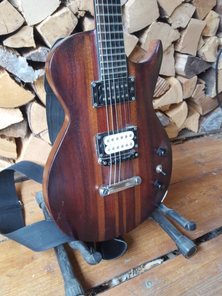 E-Gitarre Les Paul Typ 26.2" Handgemacht in Tengen
