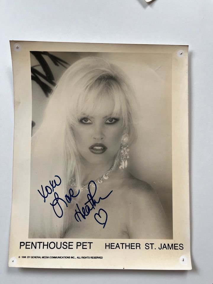 Handsignierte Fotos der Penthouse Models von 1998 in Illingen