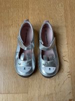 Silberne Hasen-Ballerinas Hausschuhe Puschen Leder Gr. 36 Nordrhein-Westfalen - Detmold Vorschau