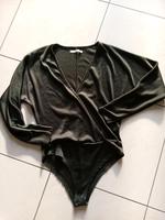 Versand ink**Pull&Bear edel body oliv gr m langärmelig ripp-optik Hessen - Lorsch Vorschau