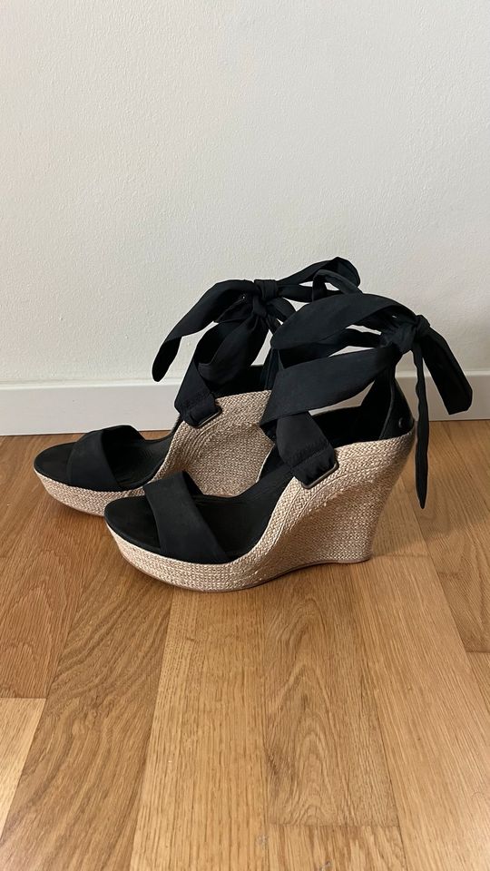 Espadrilles / Sandalen mit Keilabsatz von UGG, Größe 39 in Hamburg