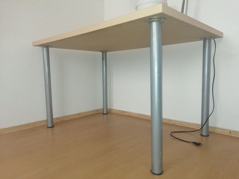 Einfacher leichter Schreibtisch (IKEA 120x80x72cm) in Köln