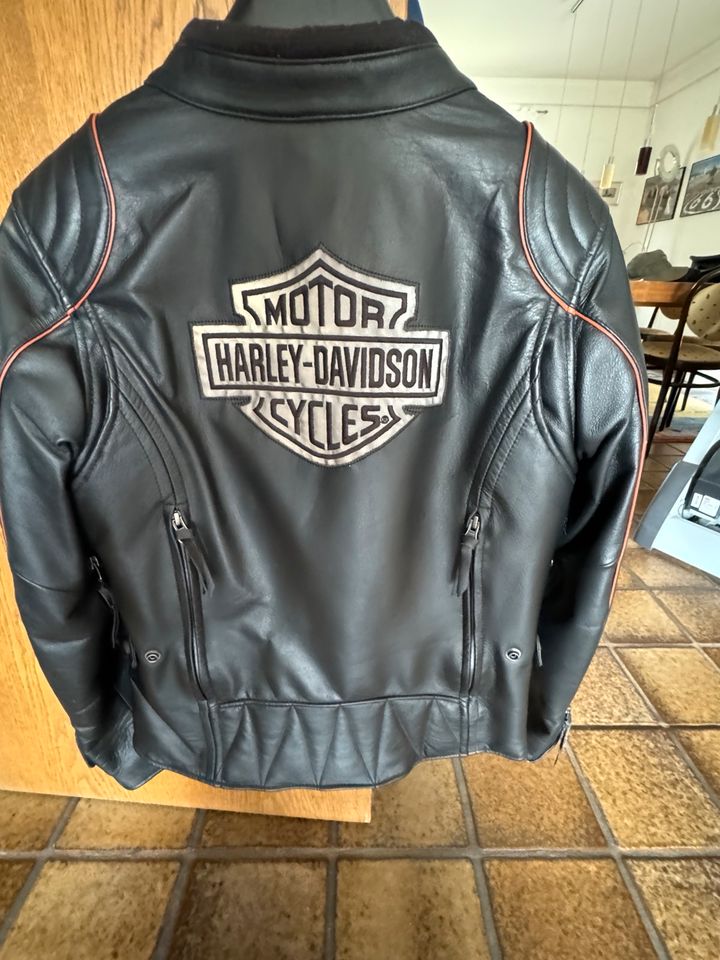 Harley Davidson Damen Motorrad Lederjacke in Greven