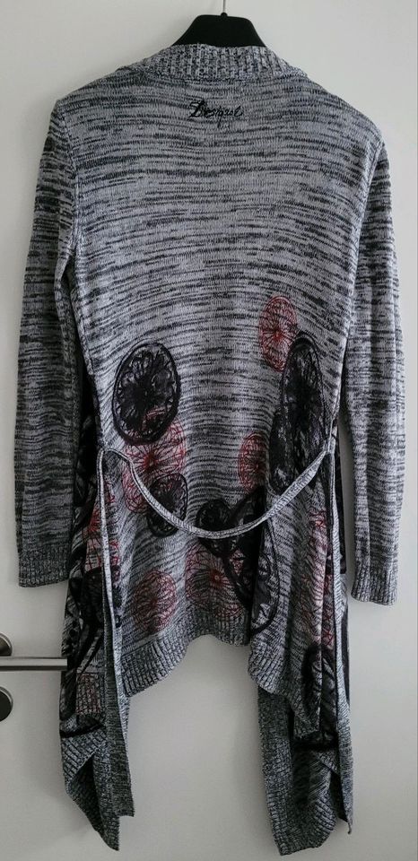 Desigual Strickjacke Gr.L grau Jacke Top Zustand in Herne