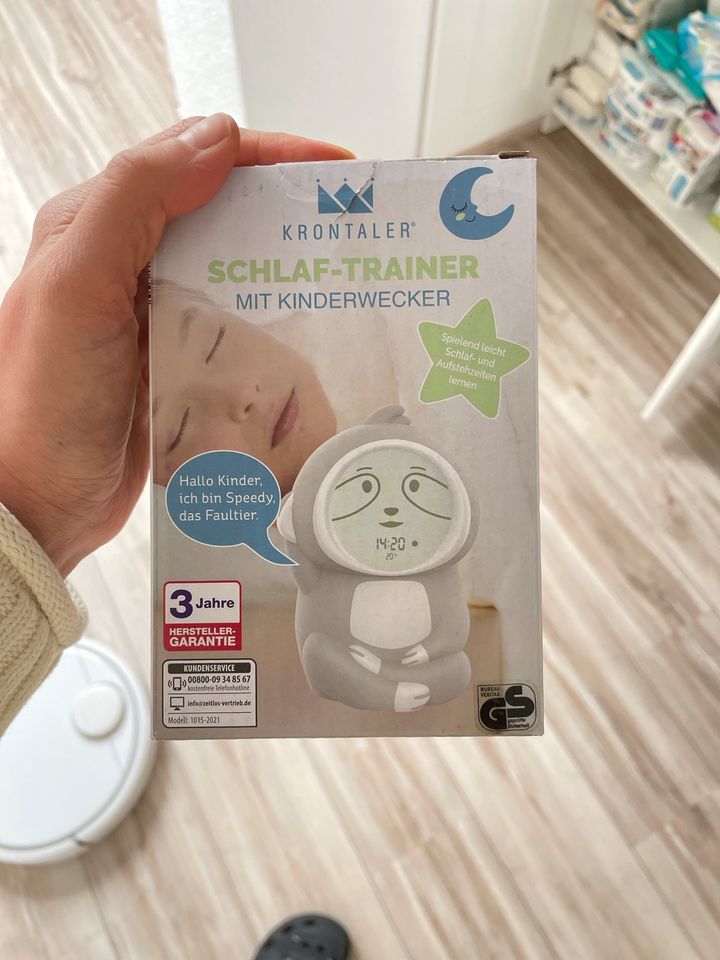 Schlaf-Trainer mit Kinderwecker in Frankfurt am Main