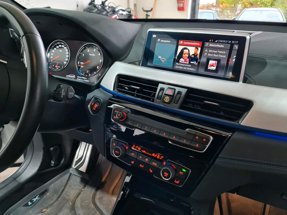 BMW X1 F48 X2 F39 Nachrüstung Navigation Plus in München