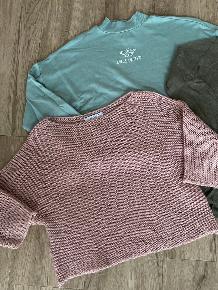 Mädchen Pullover, Kleiderpaket Größe 134/140 in Hückelhoven